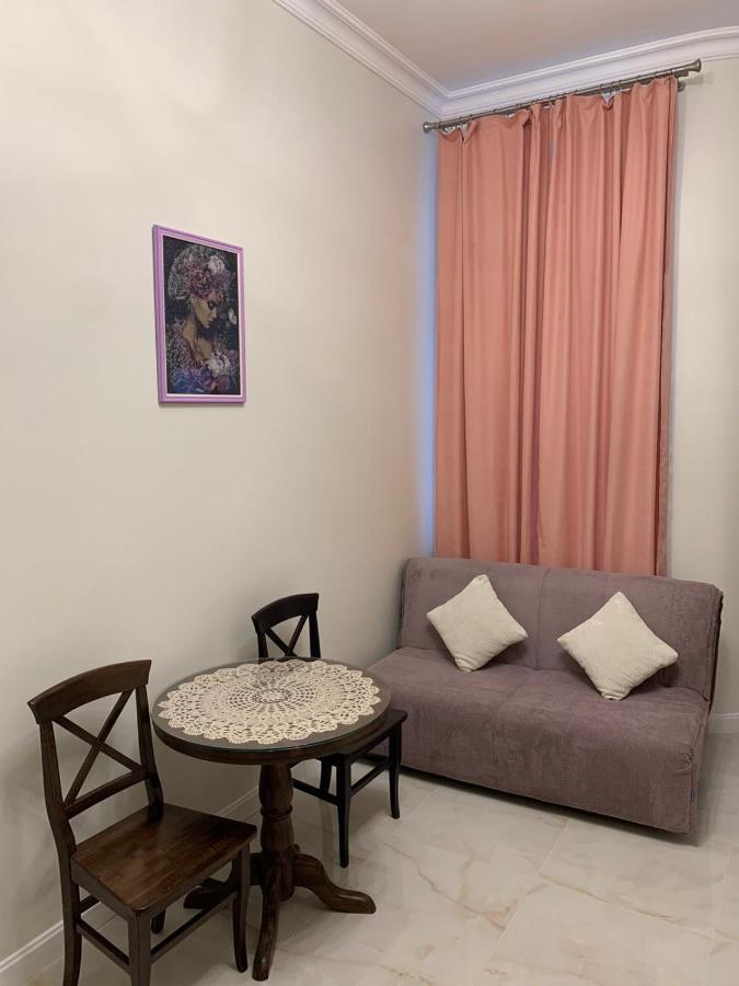 Rabbit House In The Center Apartment Lviv Luaran gambar