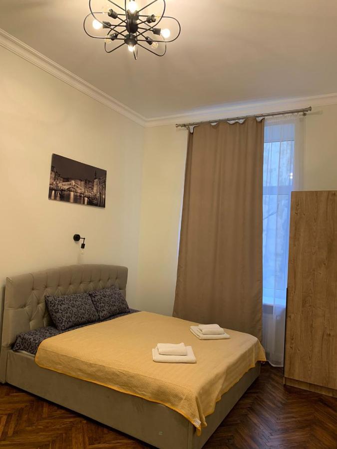 Rabbit House In The Center Apartment Lviv Luaran gambar
